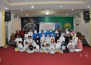 PWI dan IKWI Kota Bandung Menggelar Bakti Sosial