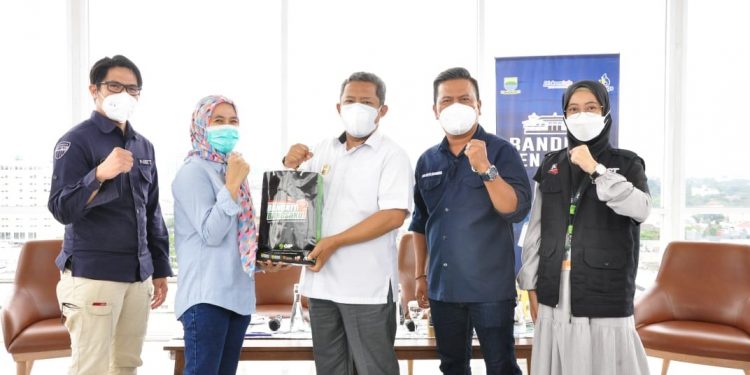 HPN 2022, PWI Kota Bandung Bersama ACT Bagikan Paket Pangan Bagi Jurnalis