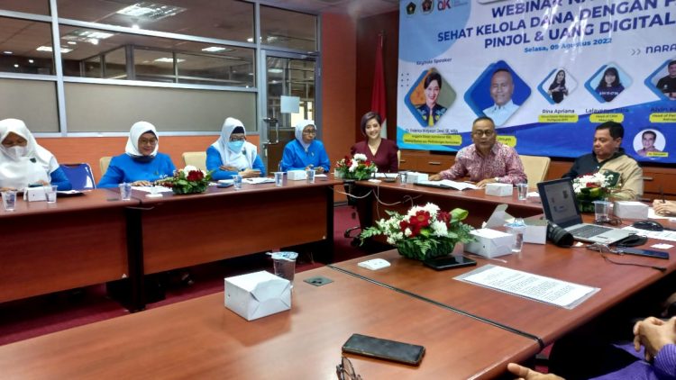 IKWI Gelar Webinar Sehat Kelola Dana dengan Fasilitas Pinjol dan Uang Digital