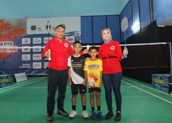 Dukung Pembinaan Atlet Usia Dini, PWI dan IKWI Jabar Gelar Turnamen Bulutangkis