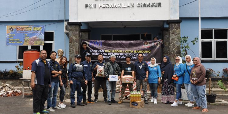 PWI Peduli dan IKWI Kota Bandung Salurkan Bantuan Kemanusiaan untuk Korban Gempa Bumi di Cianjur