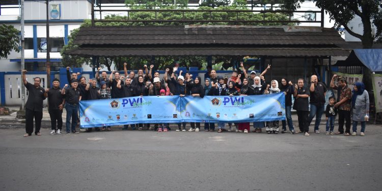 Pokja PWI Kota Bandung Kembali Gelar PWI Berbagi, Bagikan 300 Takjil Gratis di Ramadan 1446 H