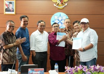 Disaksikan Dewan Pers, PWI Akhirnya Tandatangani Panitia Bersama Kongres Persatuan