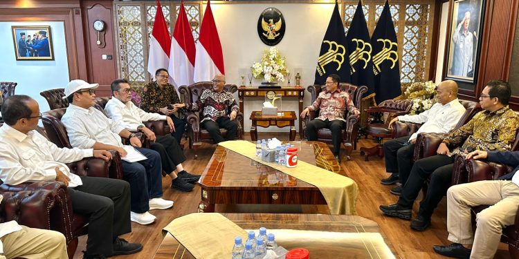 Menteri Hukum Tandatangani Disposisi Pembukaan Blokir Sistem Administrasi Pendaftaran Legalitas PWI